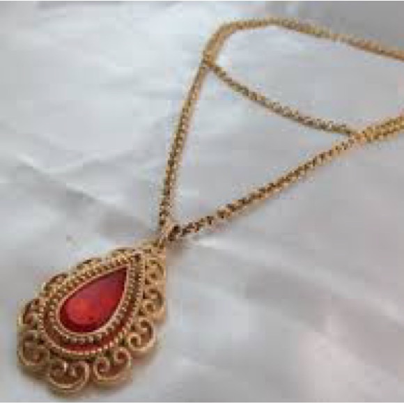 Elegant Gold Necklace with Orange/red Pendant - Picture 3 of 3